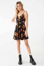 Load image into Gallery viewer, Floral V-Neck Cami Dress
